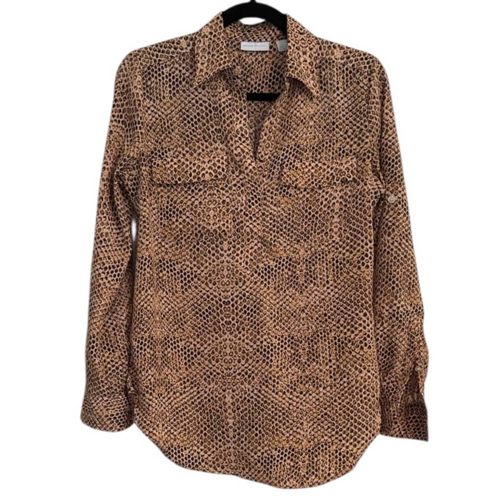 🖤 New York and Company Snake Print Blouse